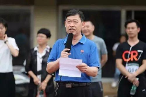 娛樂圈雙男主 長(zhǎng)治體育公園跑道一圈多少米,揭秘長(zhǎng)治體育公園跑道一圈的神秘距離